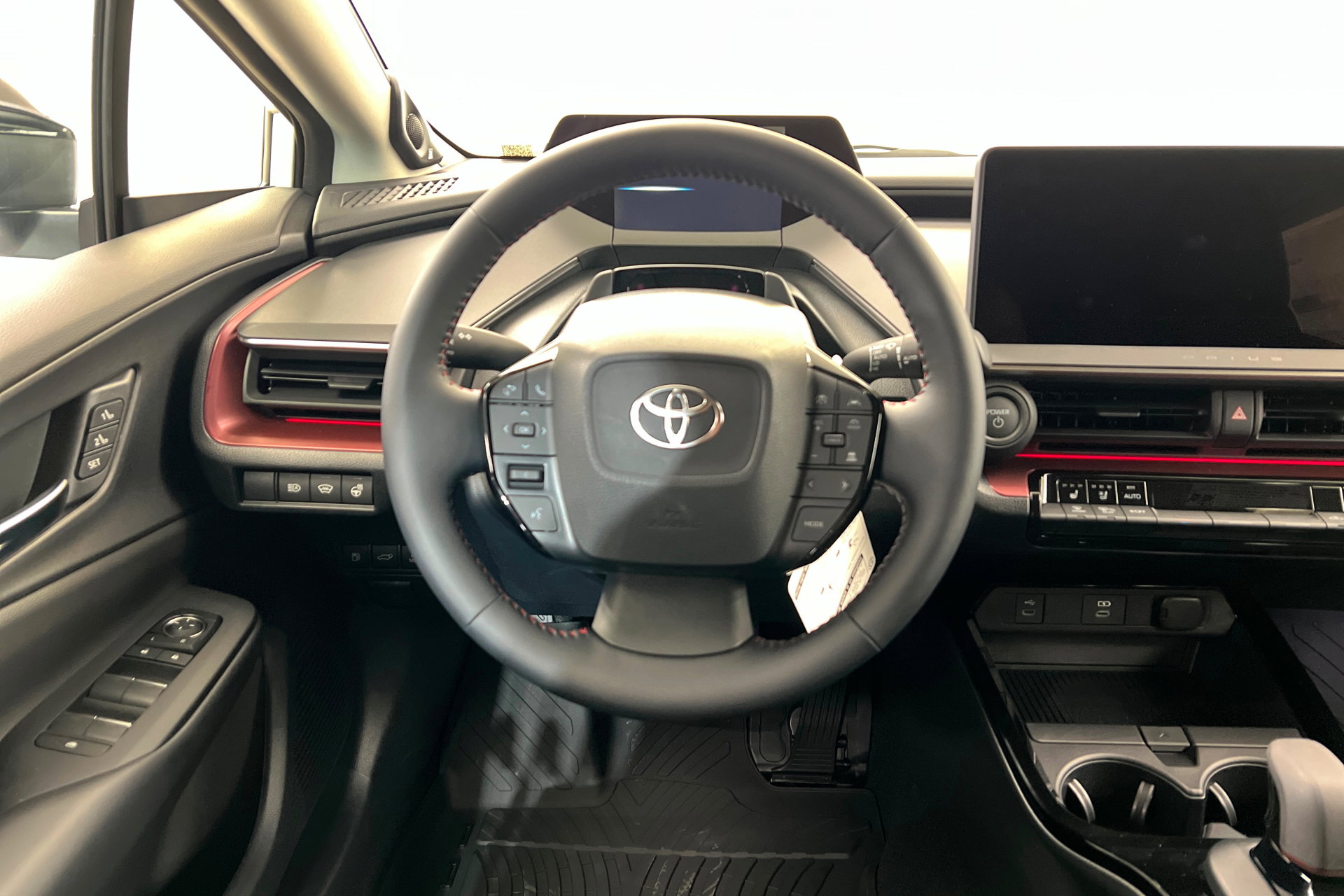 New 2026 Toyota Prius Plug-In Hybrid FWD image 12