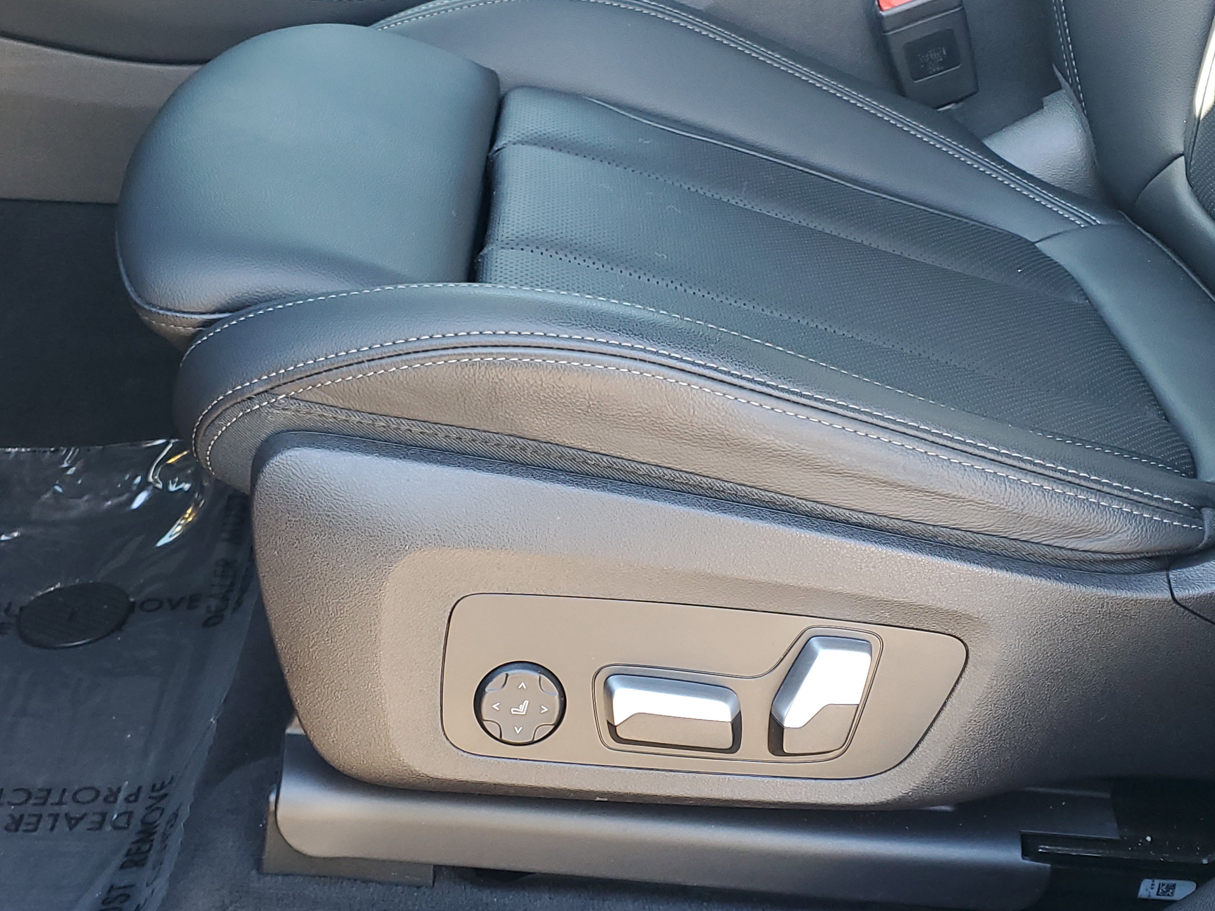 Certified 2023 BMW X4 xDrive30i w/ Premium Package image 9