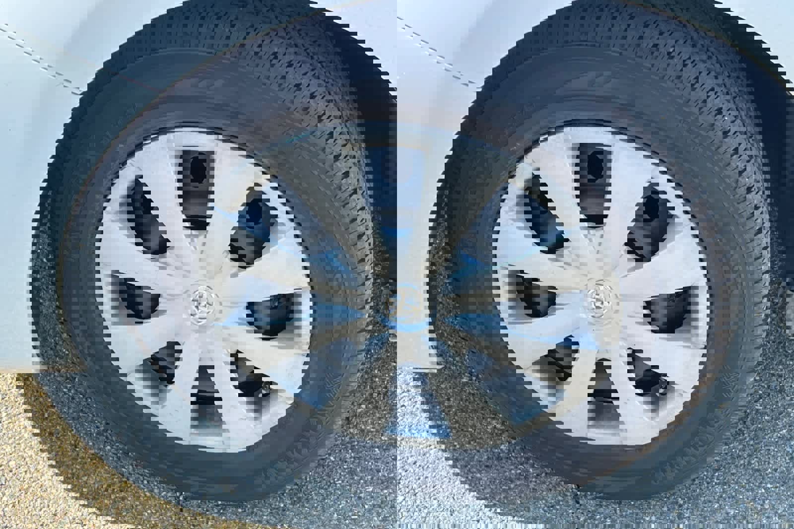 Used 2010 Toyota Corolla LE FWD image 10