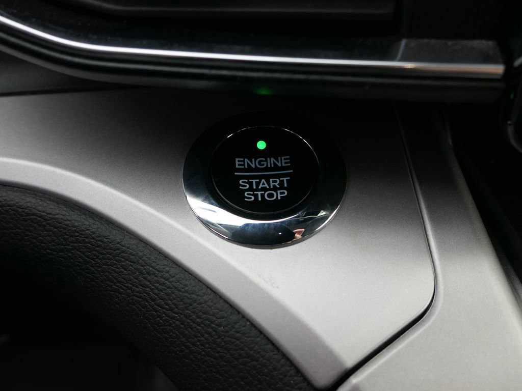 Used 2021 Ford Explorer XLT w/ Equipment Group 202A image 17