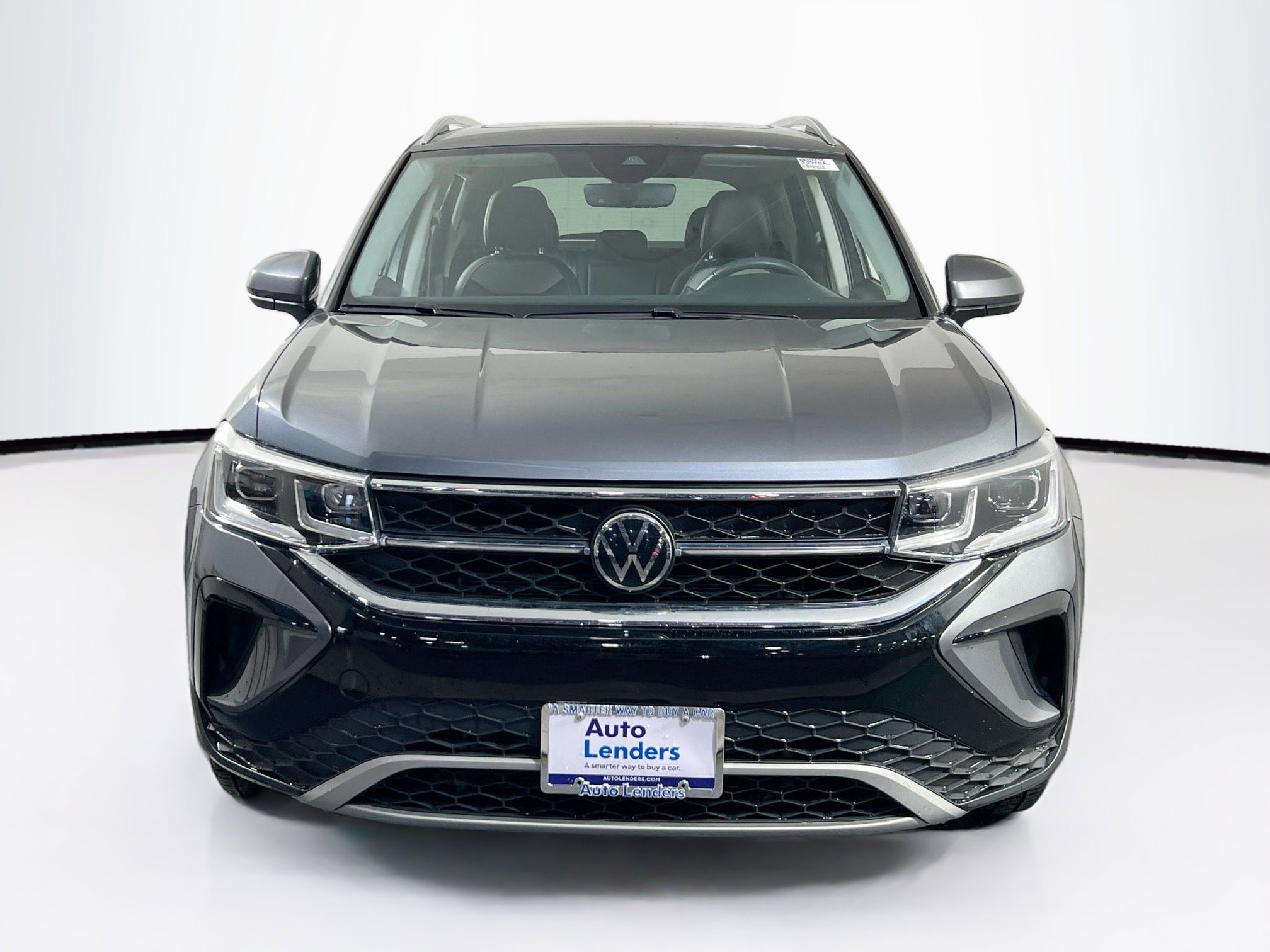 Used 2022 Volkswagen Taos SEL image 2