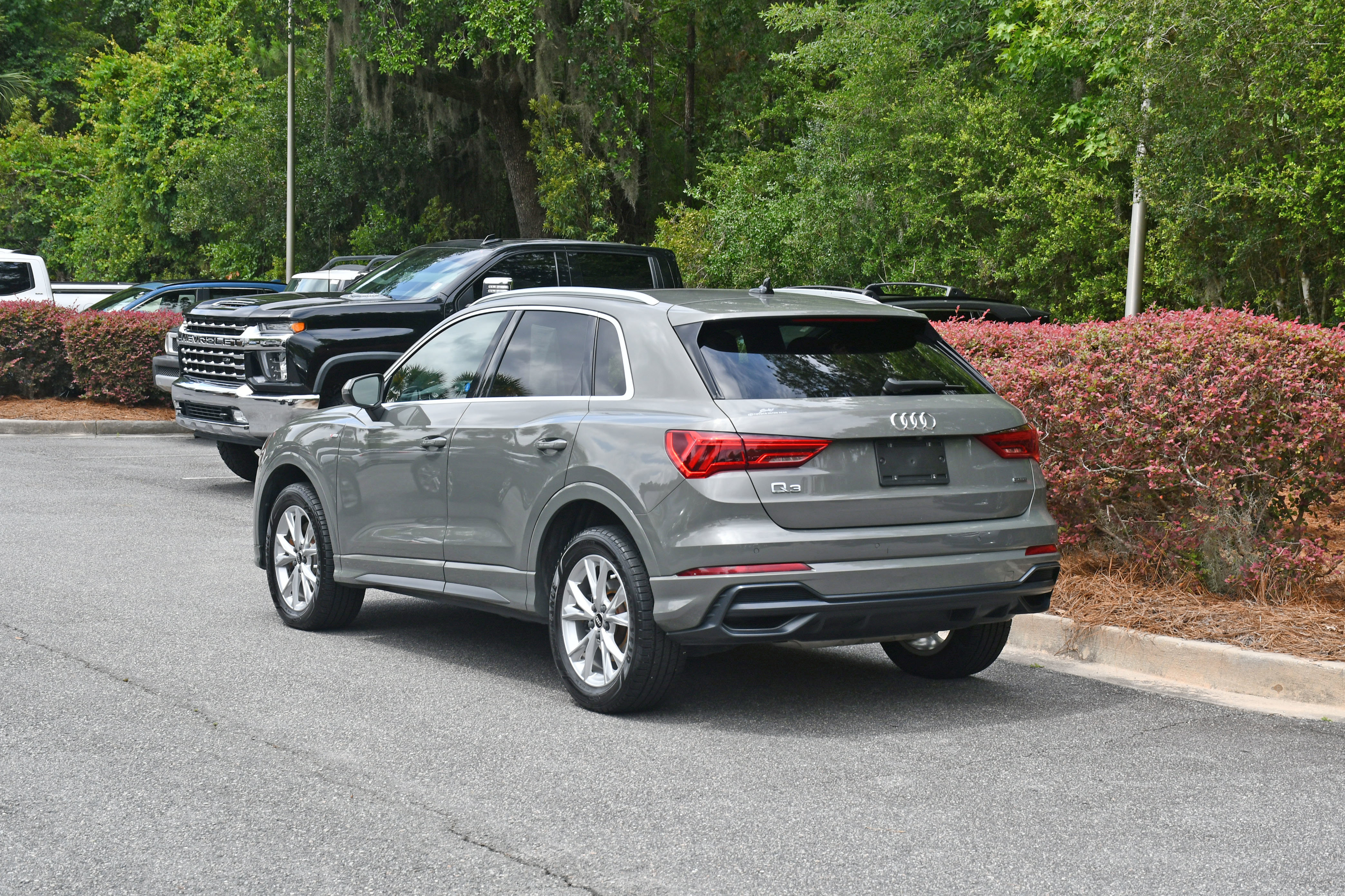 Used 2021 Audi Q3 2.0T Premium w/ Convenience Package AWD/4WD image 3