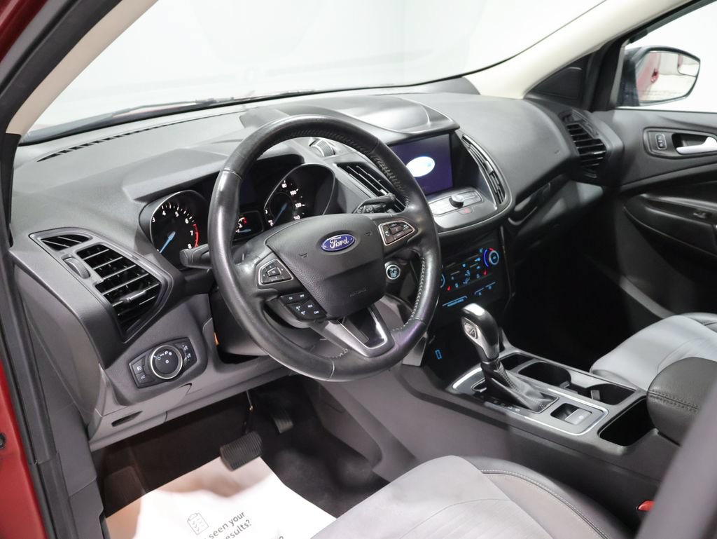 Used 2019 Ford Escape SE w/ SE Sport Appearance Package AWD/4WD image 14