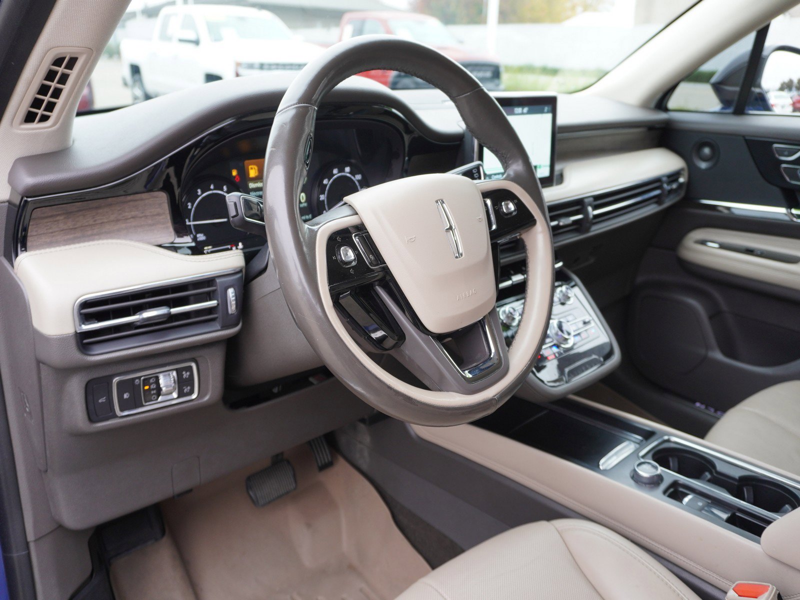 Used 2020 Lincoln Corsair Reserve w/ Equipment Group 201A image 21