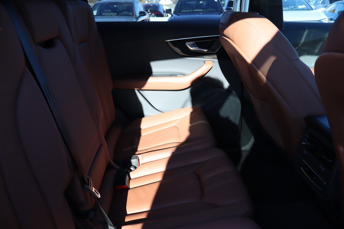 Used 2023 Audi Q7 3.0T Premium w/ Convenience Package image 14