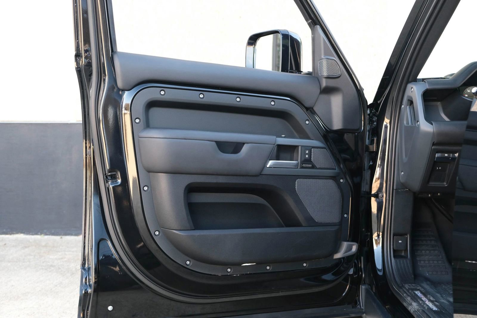 Used 2023 Land Rover Defender 110 X image 19