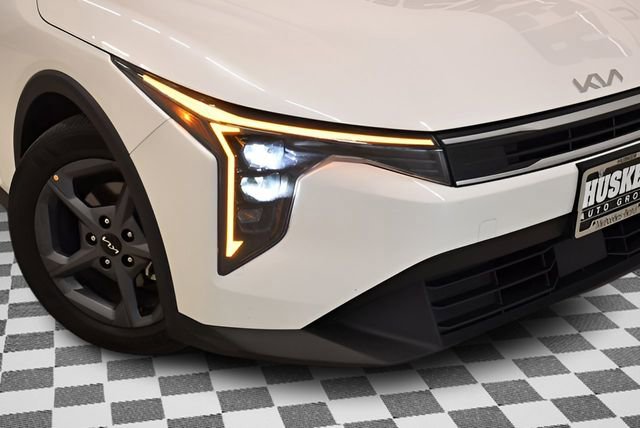 Used 2025 Kia K4 FWD image 30