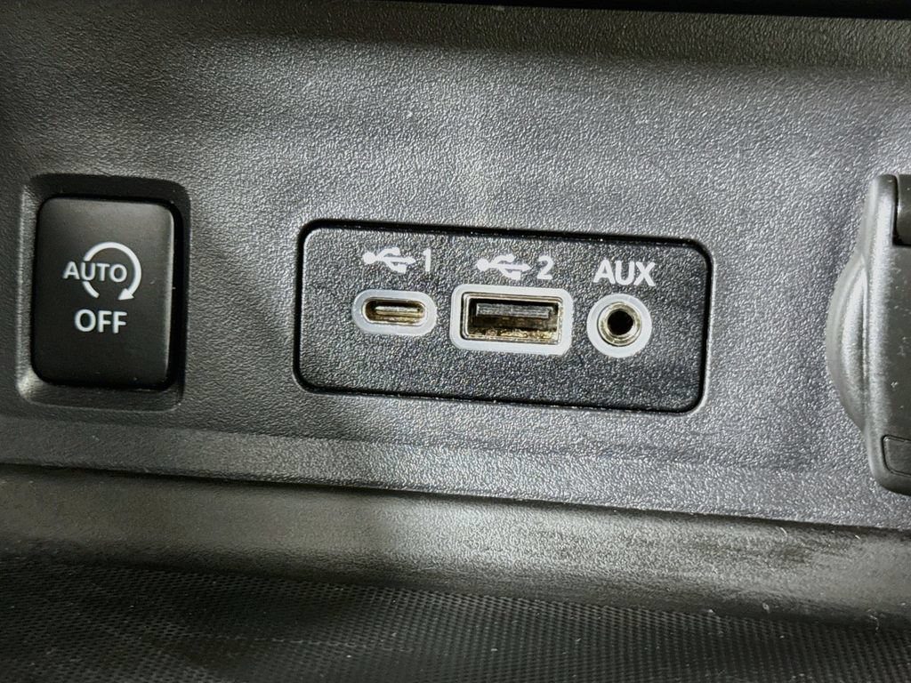 Used 2024 Nissan Sentra SV FWD image 12