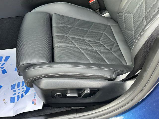 Certified 2024 BMW 530i xDrive 530i xDrive Sedan w/ Premium Package image 16