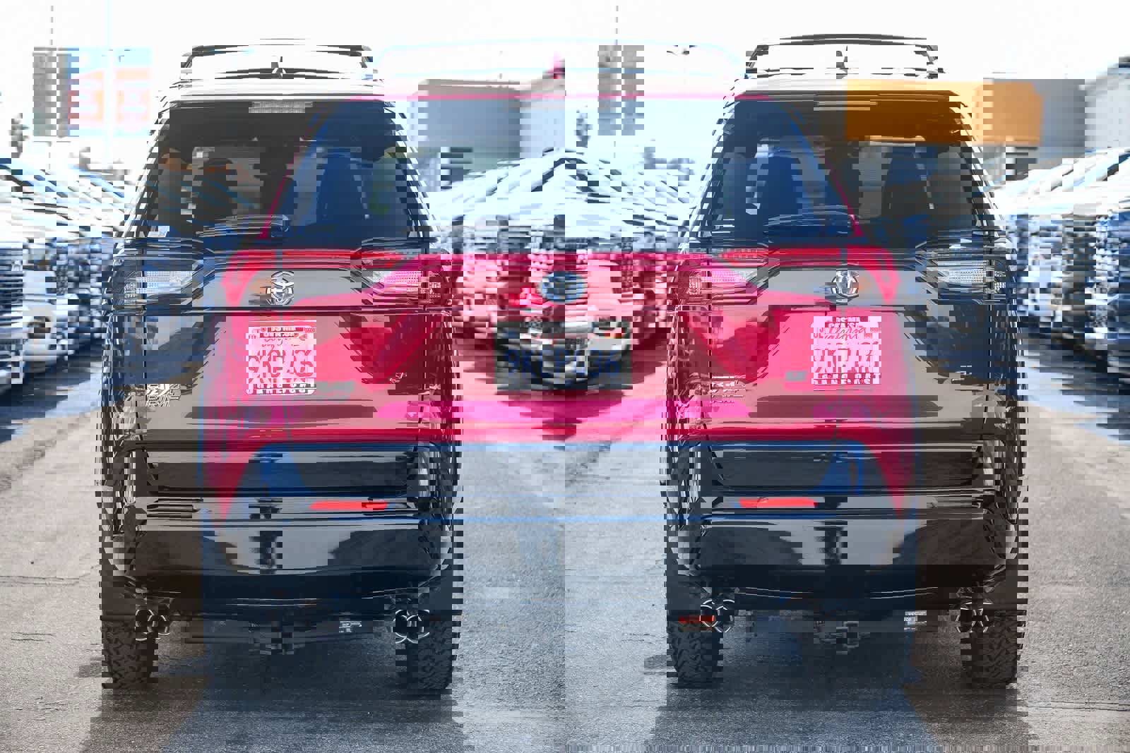 Used 2021 Toyota RAV4 SE w/ Weather & Moonroof Package image 5