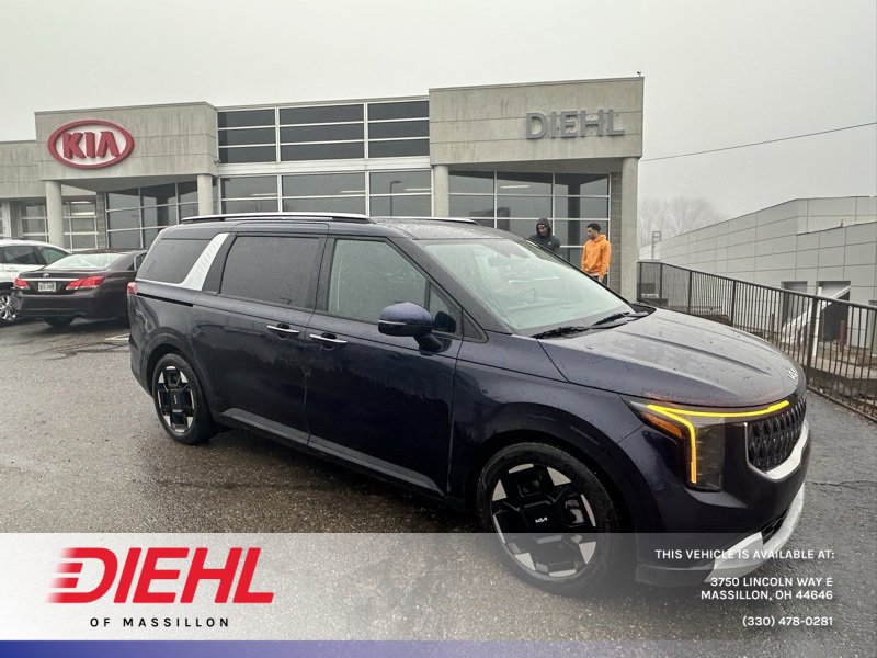 Used 2025 Kia Carnival EX