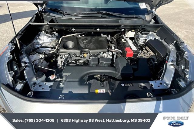 Used 2022 Toyota RAV4 LE image 8