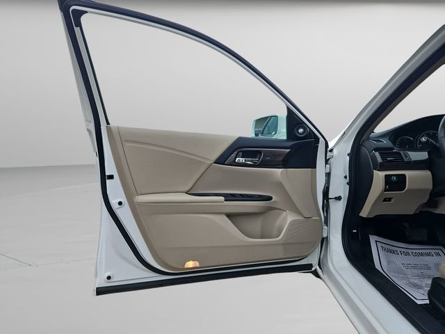 Certified 2017 Honda Accord EX-L image 27