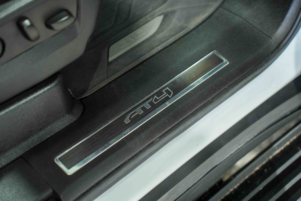 Used 2022 GMC Yukon AT4 image 21