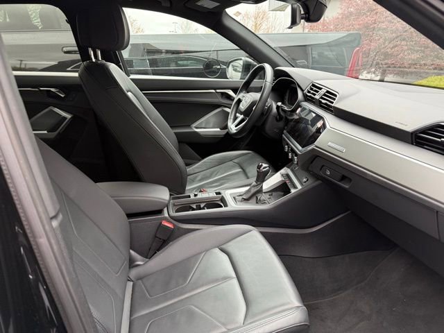 Used 2024 Audi Q3 2.0T Premium image 17