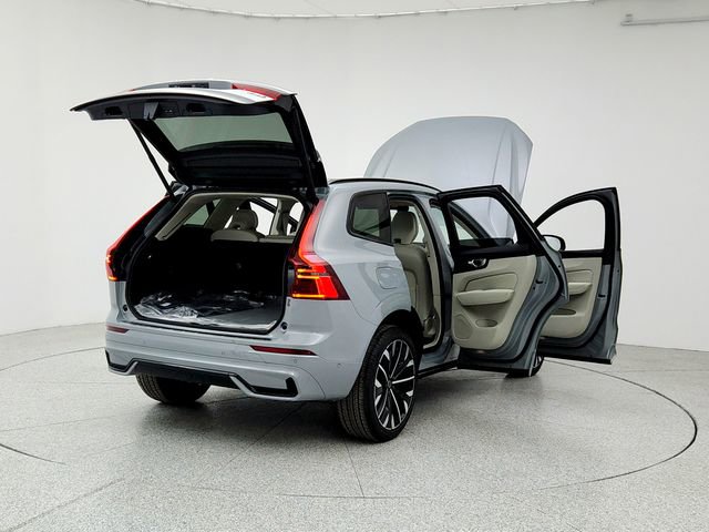 New 2026 Volvo XC60 B5 Ultra w/ Protection Package Premier image 11