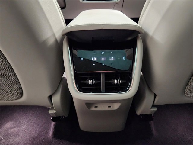 New 2025 Volvo EX90 Ultra image 29