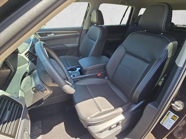 Used 2023 Volkswagen Atlas SE w/ Black Wheel Package FWD image 15