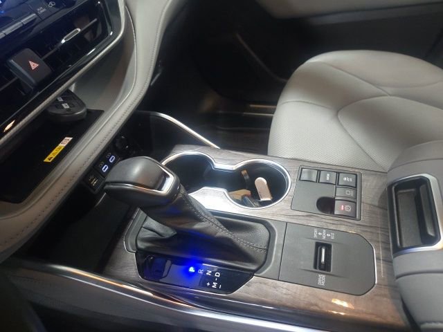 Used 2023 Toyota Highlander Platinum image 15