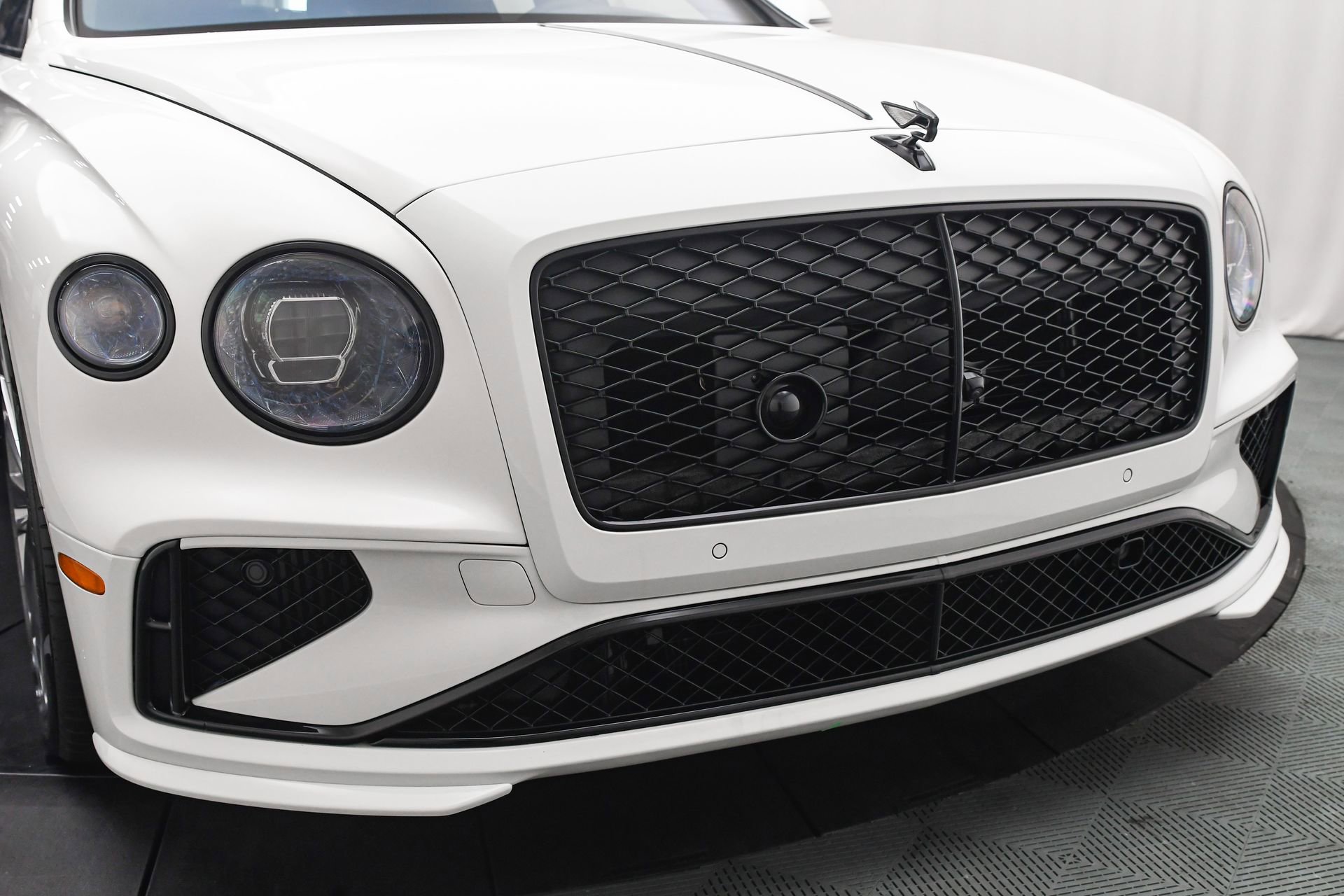 New 2025 Bentley Flying Spur Plug-In Hybrid image 26