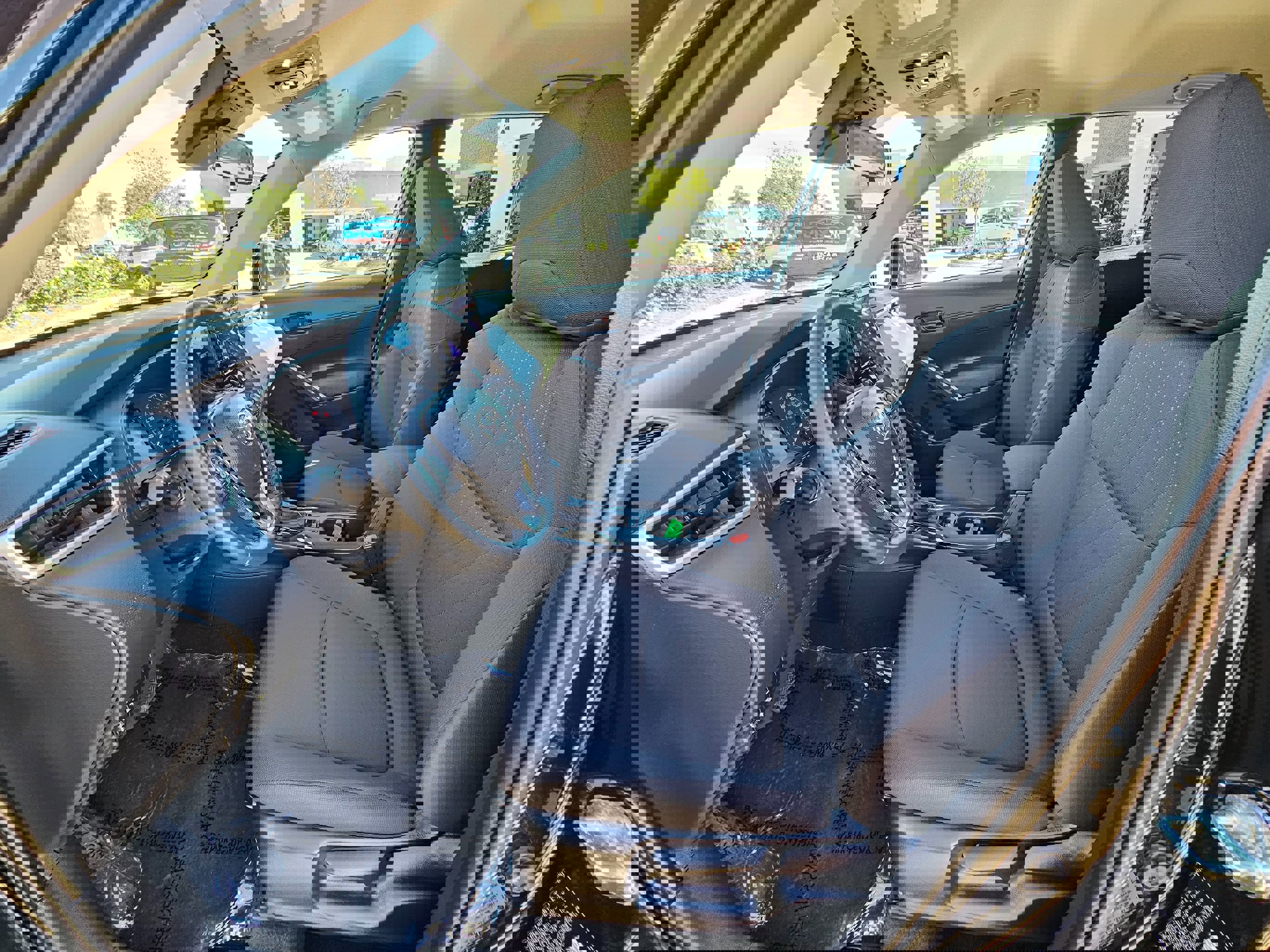 Used 2024 Toyota Corolla Cross LE image 17