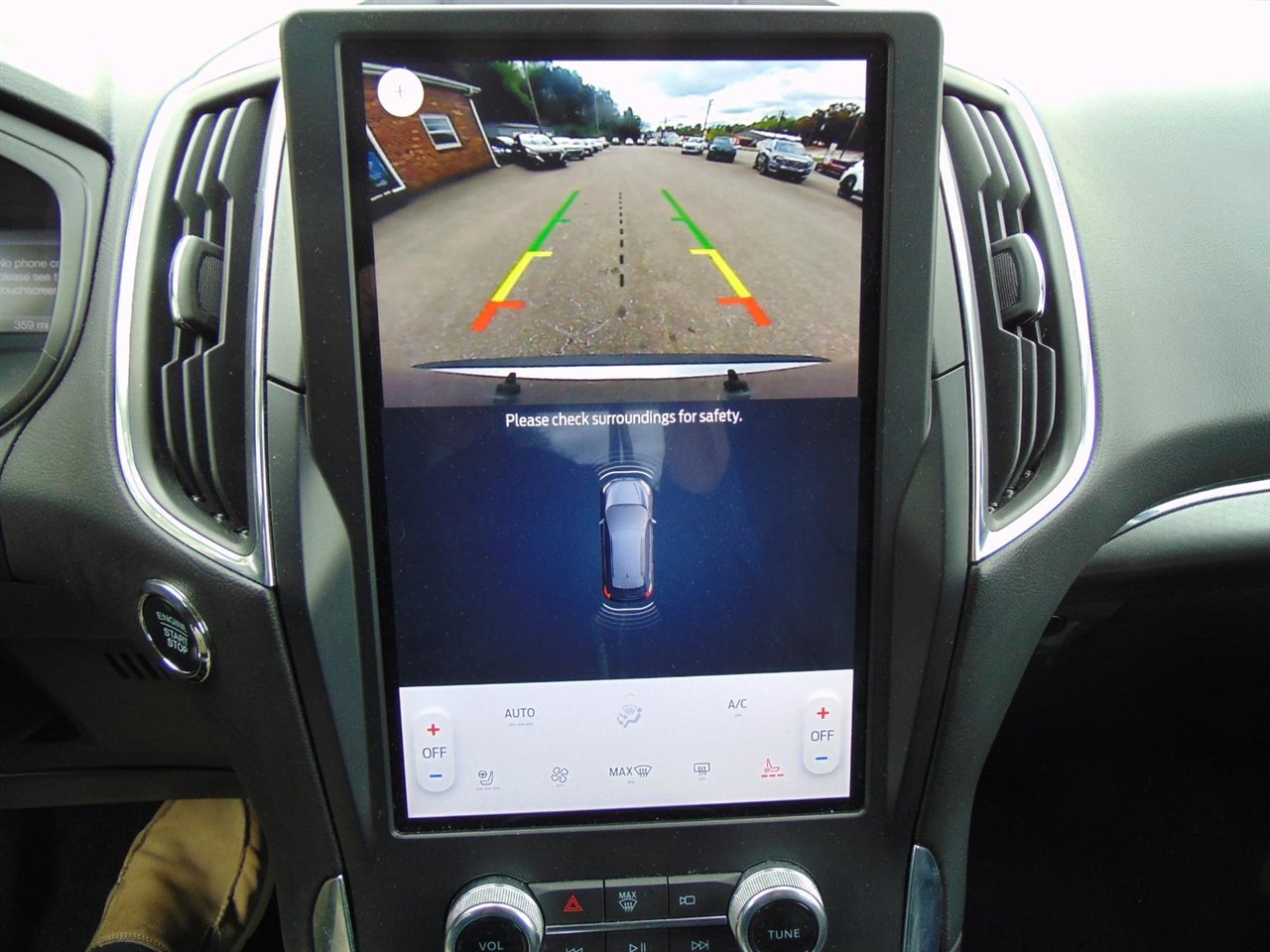 Used 2024 Ford Edge Titanium image 27