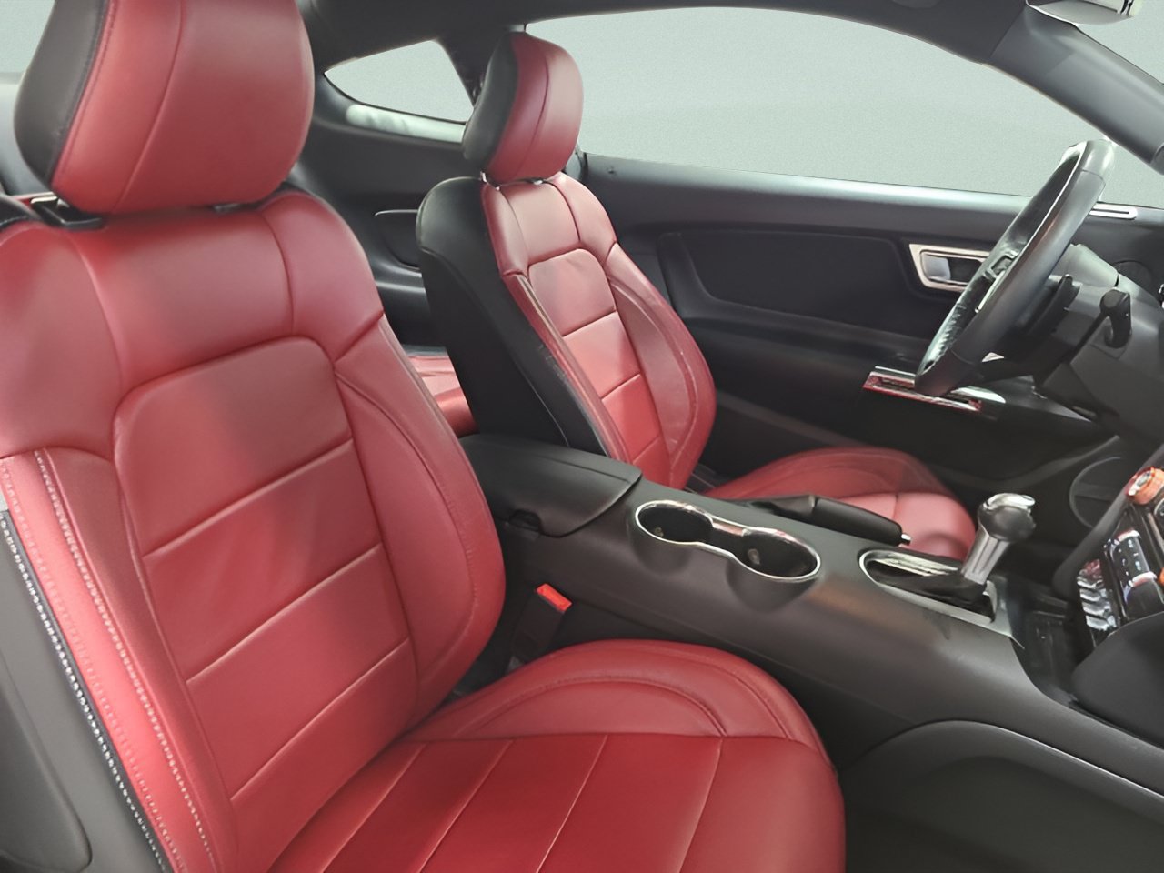 Used 2019 Ford Mustang Coupe w/ Equipment Group 101A RWD image 11