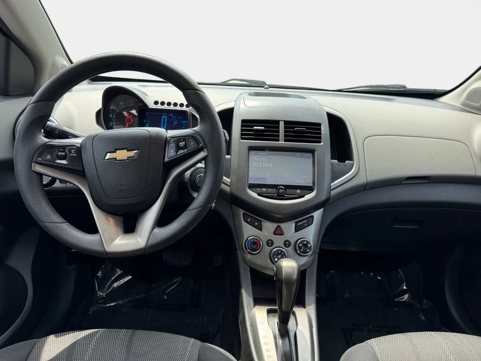 Used 2015 Chevrolet Sonic LT w/ Fun and Sun Package FWD image 12