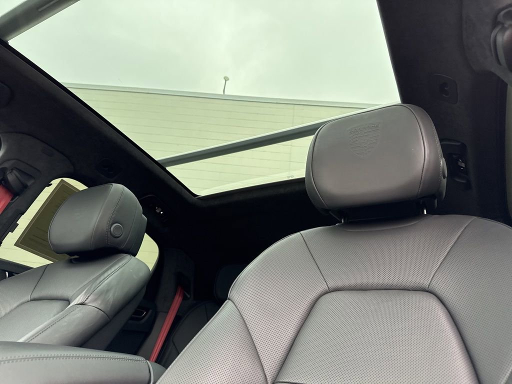 Used 2023 Porsche Cayenne GTS image 38