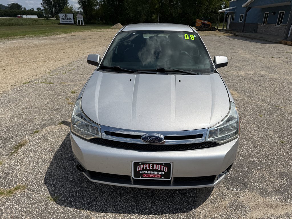 Used 2009 Ford Focus SES FWD image 2