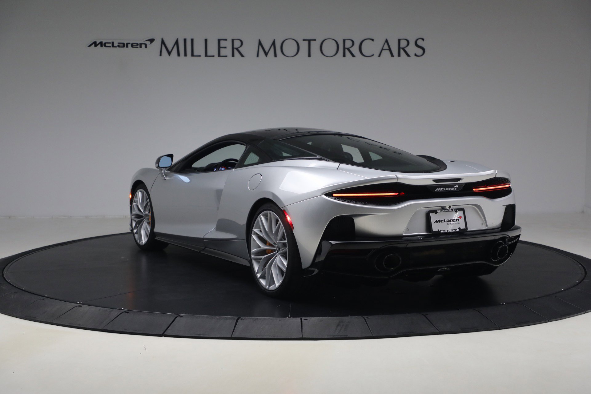 Used 2023 McLaren GT RWD image 5