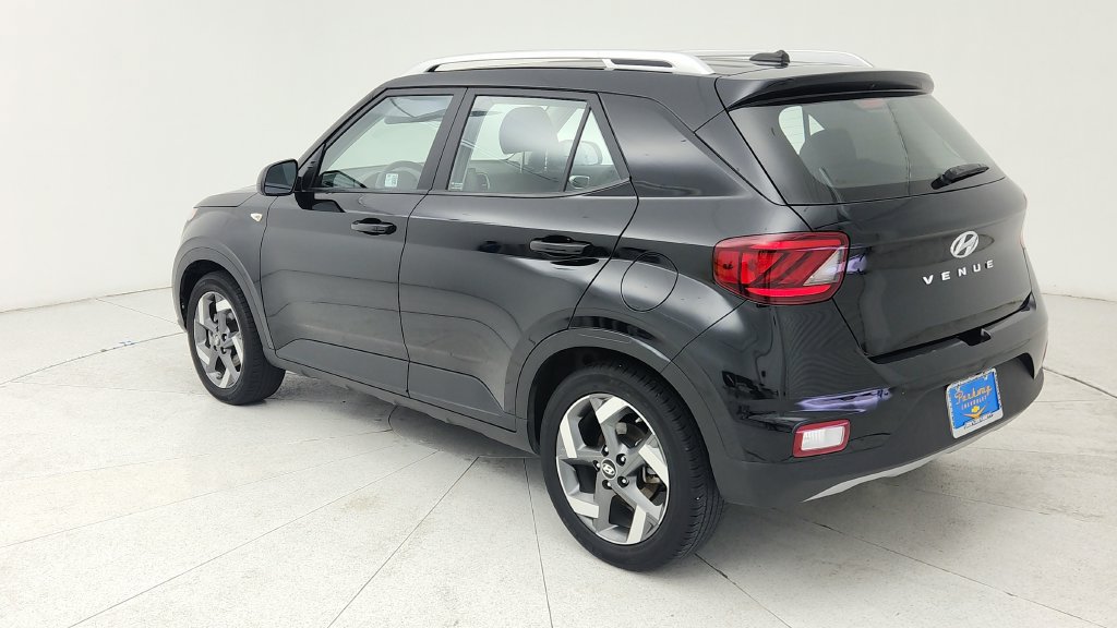 Used 2025 Hyundai Venue SEL FWD image 5