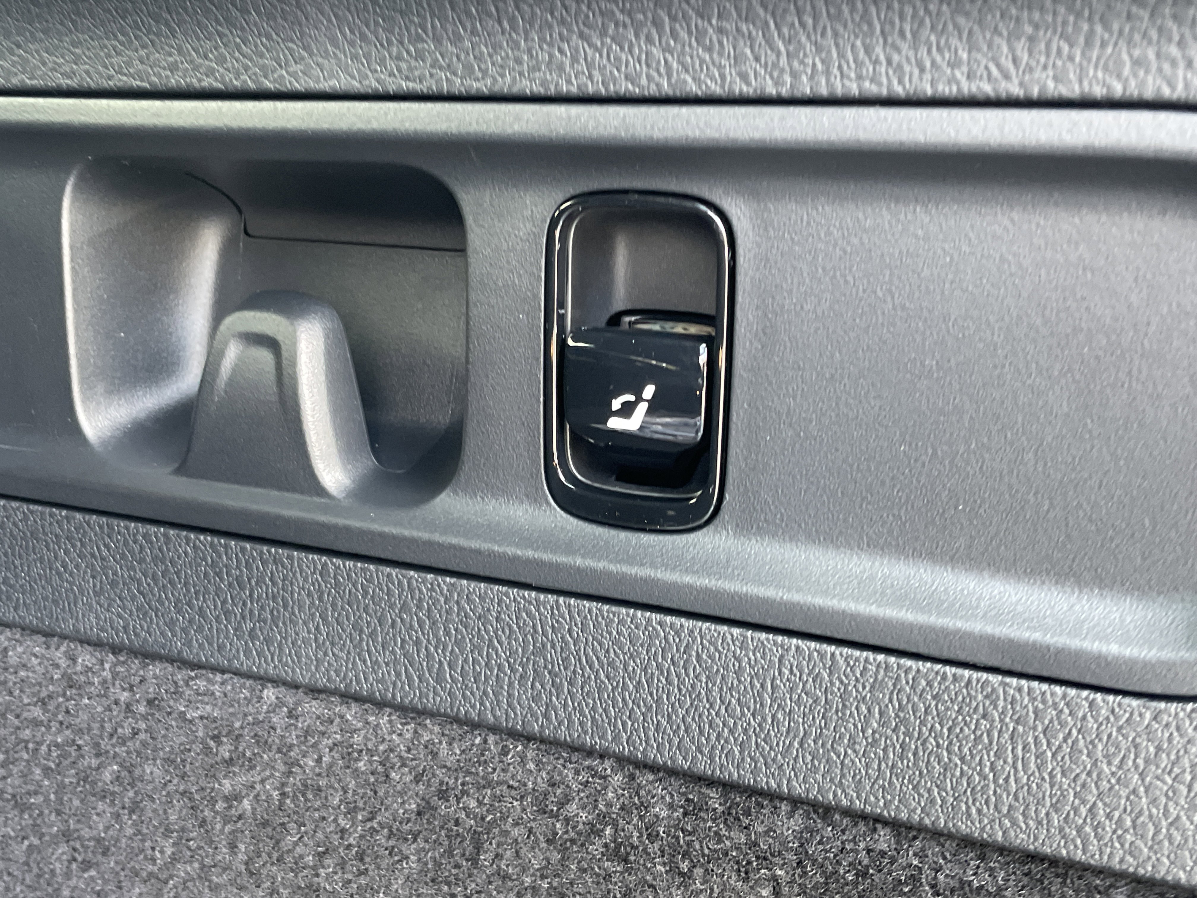 New 2026 Mercedes-Benz GLC 300 image 11