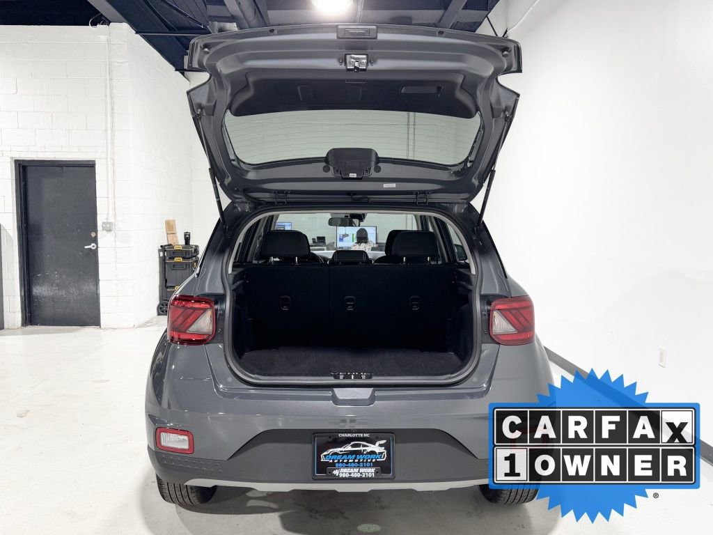 Used 2024 Hyundai Venue SEL image 9