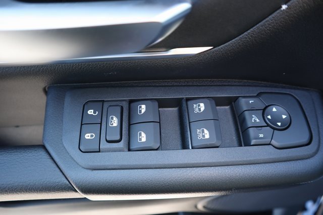 New 2026 RAM 1500 4x4 Crew Cab image 7