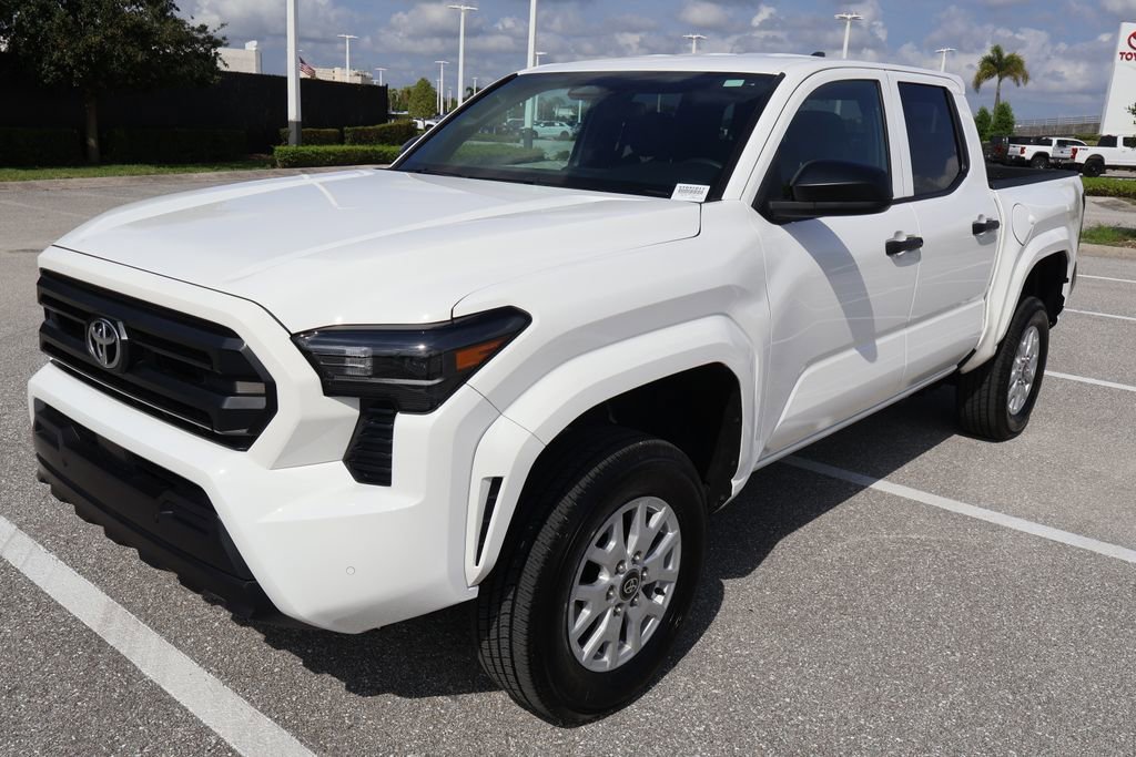 Certified 2025 Toyota Tacoma SR RWD image 2