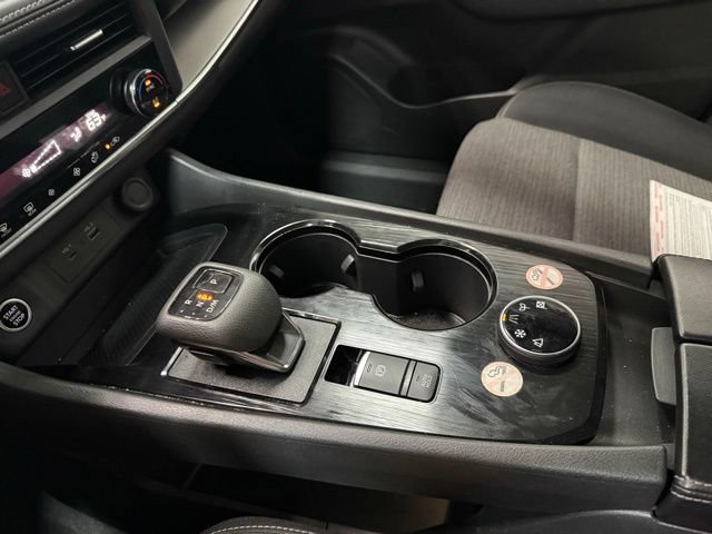 Used 2023 Nissan Rogue SV AWD/4WD image 20