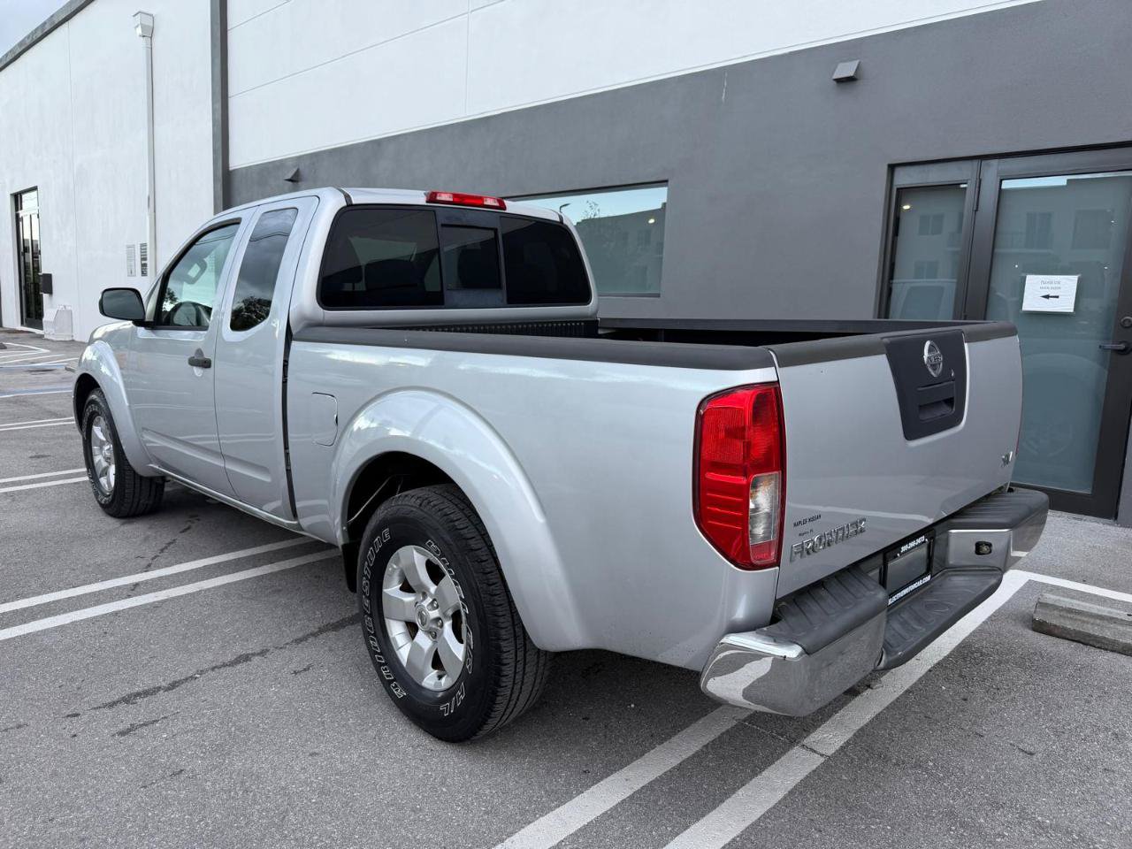 Used 2012 Nissan Frontier SV RWD image 11