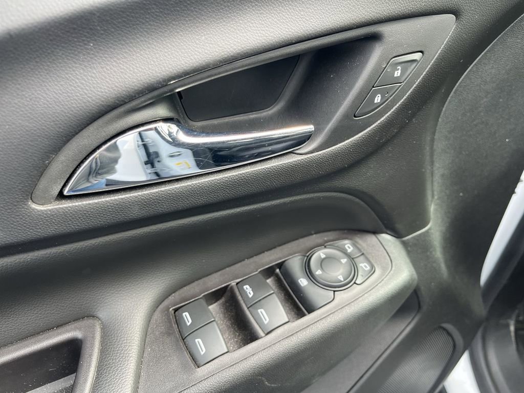 Used 2020 Chevrolet Equinox LT image 22