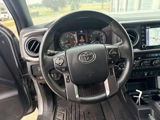 Used 2020 Toyota Tacoma TRD Off-Road AWD/4WD image 13