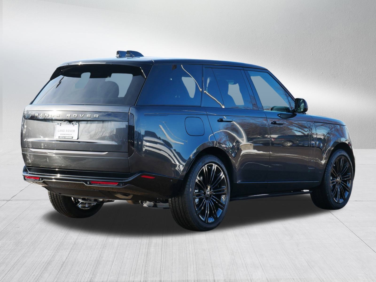 New 2025 Land Rover Range Rover SE image 2