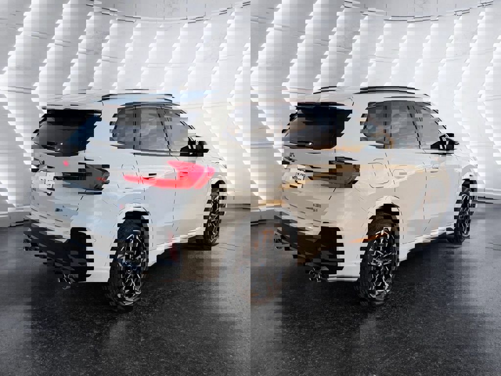 Used 2025 BMW X1 M35i w/ Premium Package image 2