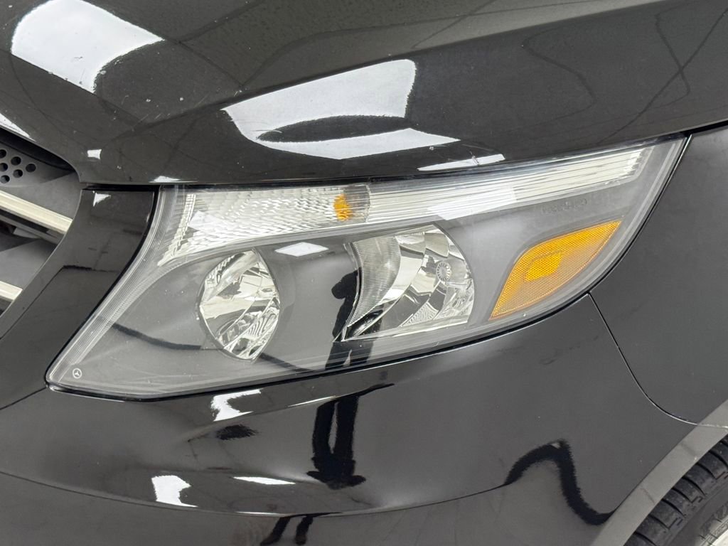 Used 2018 Mercedes-Benz Metris Passenger image 31