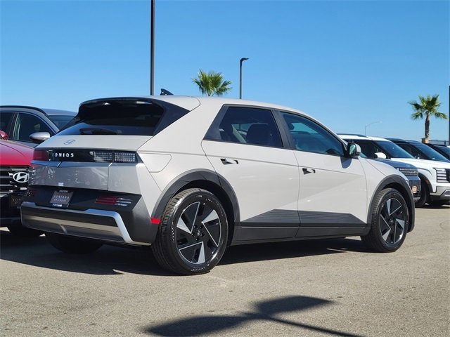 New 2026 Hyundai Ioniq 5 SE image 2