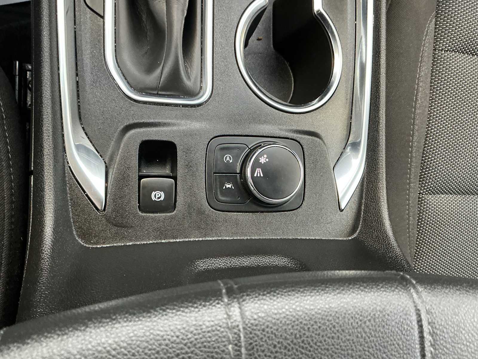 Used 2023 Chevrolet Traverse LT image 15