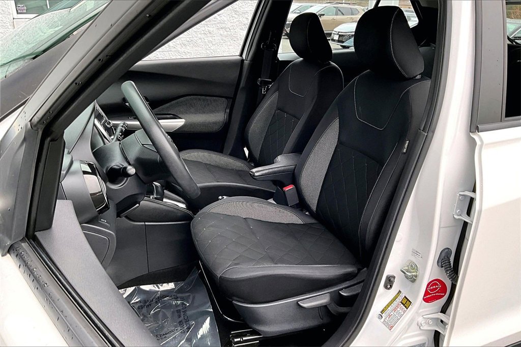 Certified 2019 Nissan Kicks SV image 18