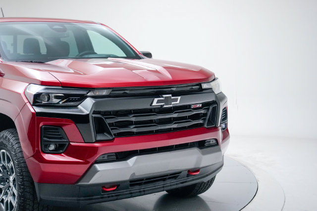 Used 2024 Chevrolet Colorado Z71 w/ Z71 Convenience Package 2 AWD/4WD image 11