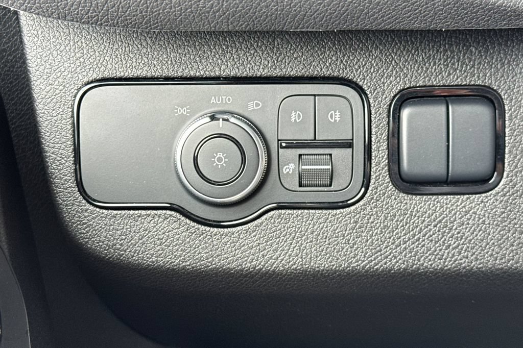 Used 2025 Mercedes-Benz Sprinter 2500 image 34