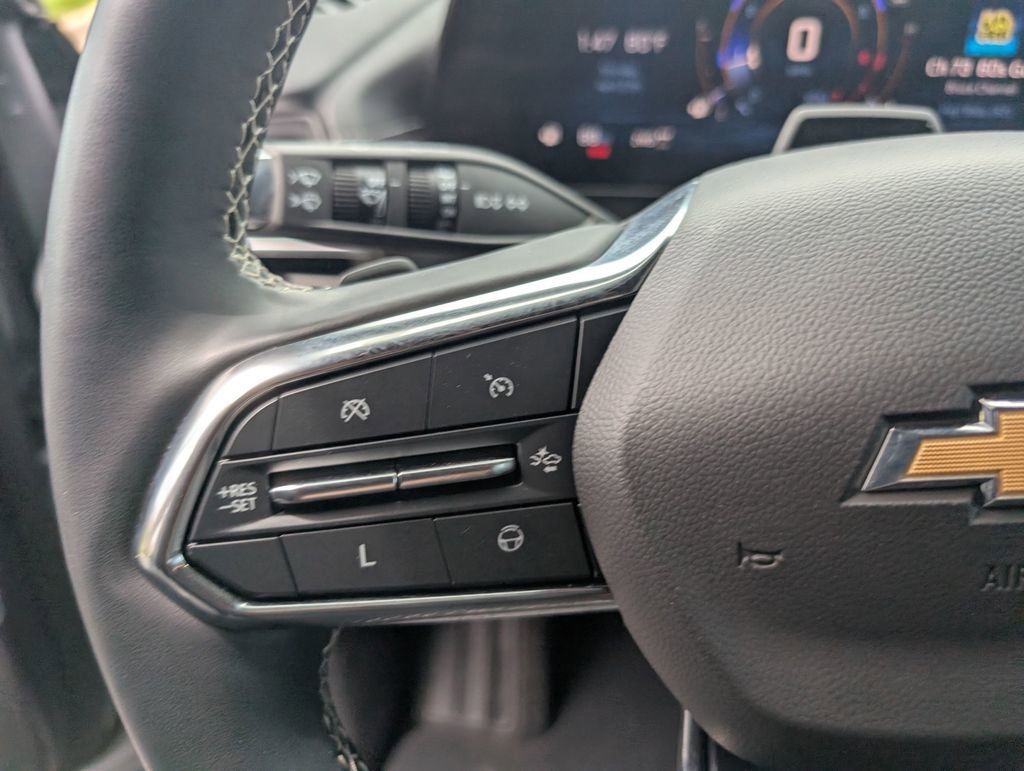 Used 2024 Chevrolet Traverse LT w/ Enhanced Driving Package AWD/4WD image 17