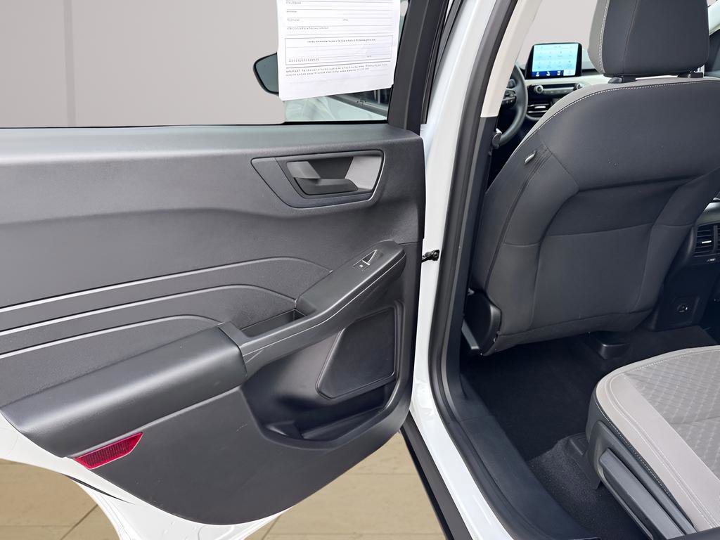 Used 2022 Ford Escape SE w/ Convenience Package image 16